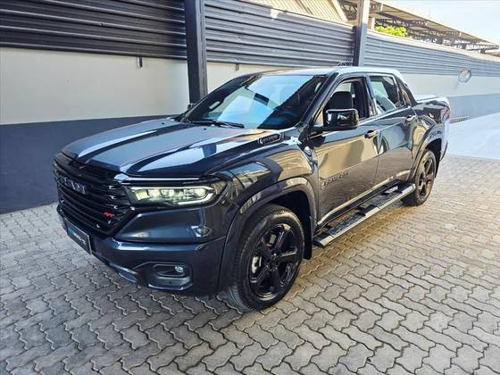 RAM RAMPAGE 2.0 HURRICANE 4 TURBO GASOLINA R/T 4X4 AUTOMÁTICO